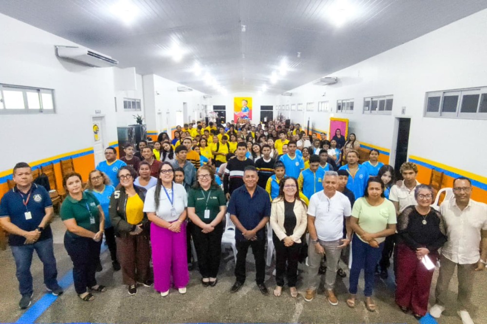 Sustentabilidade é destacada em palestra promovida pela Escola de Contas Públicas do TCE-AM a estudantes da EJAI de Parintins