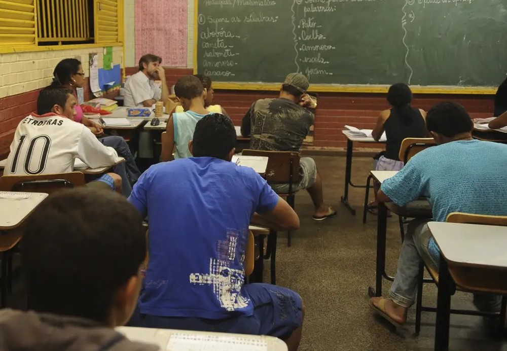 Governo paga R$ 12 mil a projetos para jovens em áreas vulneráveis