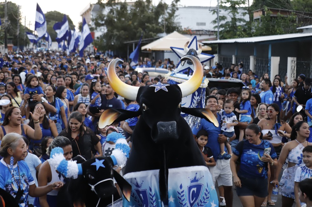 Caprichoso reúne multidão de torcedores mirins no Boizinho de Rua