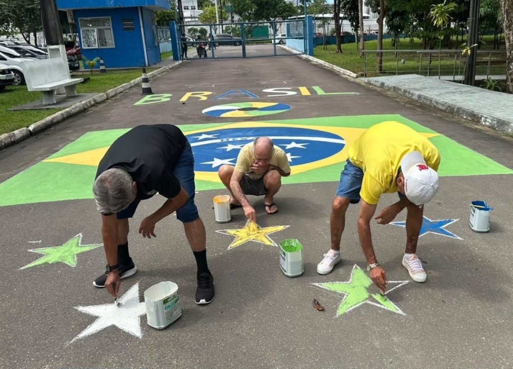 Prefeitura de Manaus promove atividade temática da Copa do Mundo para estimular memória, interação e autonomia de idosos da FDT