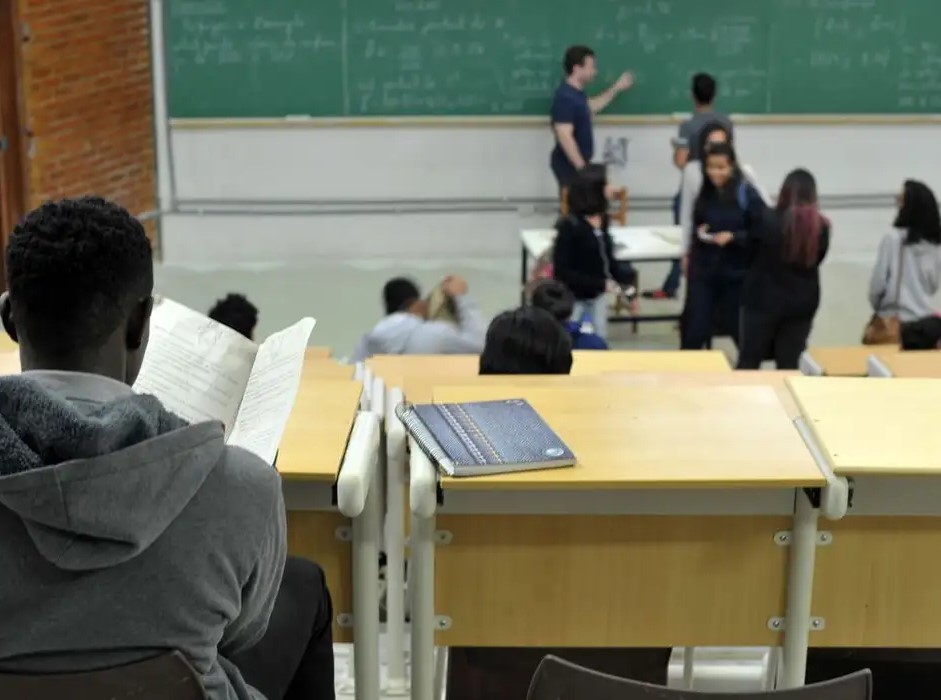 Instituições têm até 15 de junho para aderir ao Fies do 2º semestre