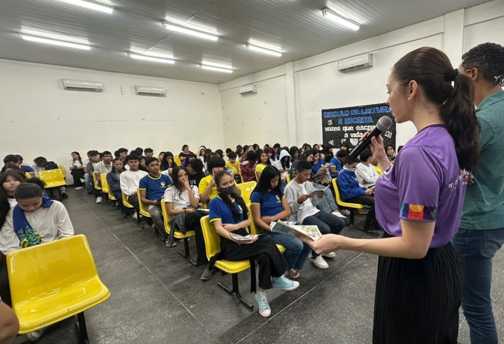 Prefeitura de Manaus leva campanha ‘Junho Violeta’ à escola municipal e reforça conscientização sobre os direitos da pessoa idosa