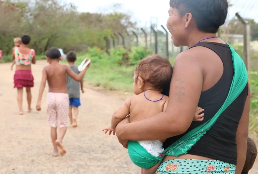 Saúde cria comitê para reduzir morte materna e infantil indígena