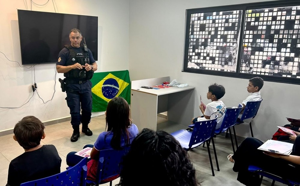 Guarda Municipal realiza ação com crianças e adolescentes na base do Núcleo Operacional da zona Leste