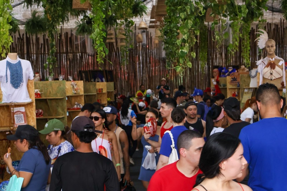 Movimentação de visitantes cresce na Mostra de Artesanato e Economia Solidária no primeiro dia das apresentações dos bois