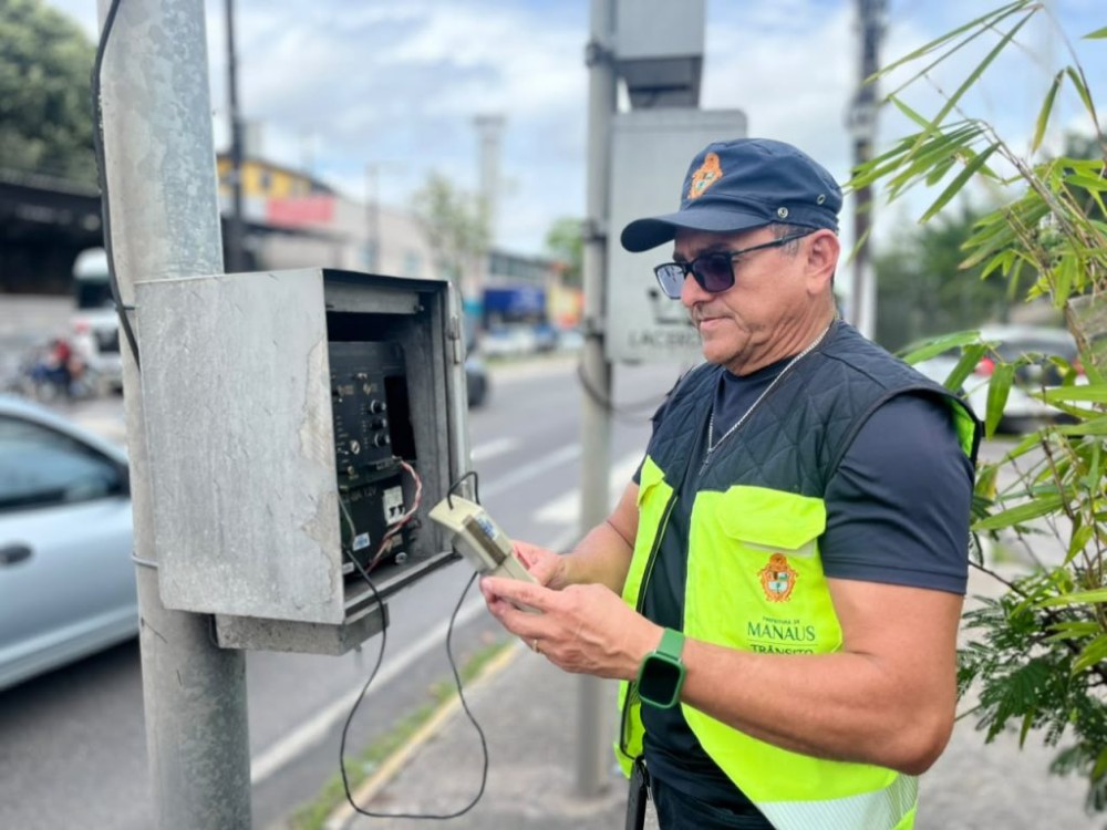 Prefeitura inicia implantação de nova programação semafórica para ampliar fluidez no trânsito de Manaus