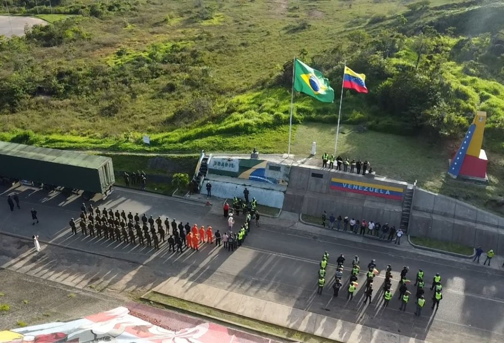 Ajuda humanitária da Prefeitura de Manaus chega à fronteira e começa a ser distribuída na Venezuela