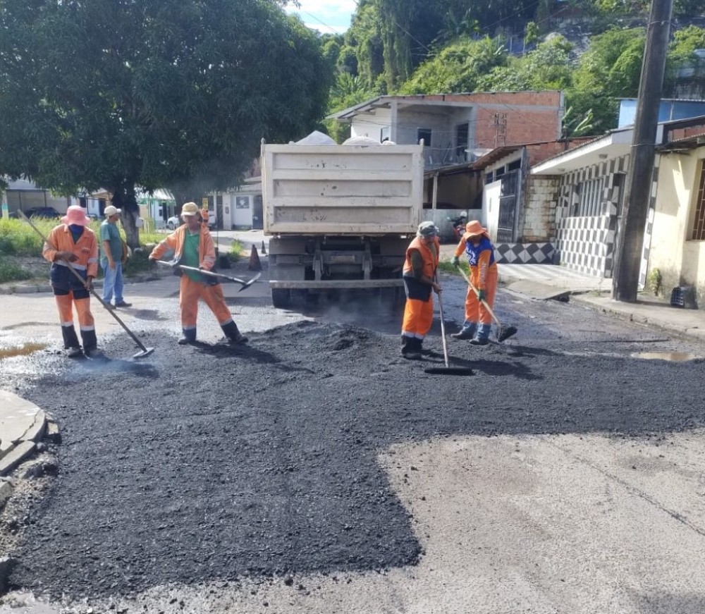 Prefeitura de Manaus fortalece infraestrutura no conjunto Riacho Doce com recuperação asfáltica e mais mobilidade para moradores