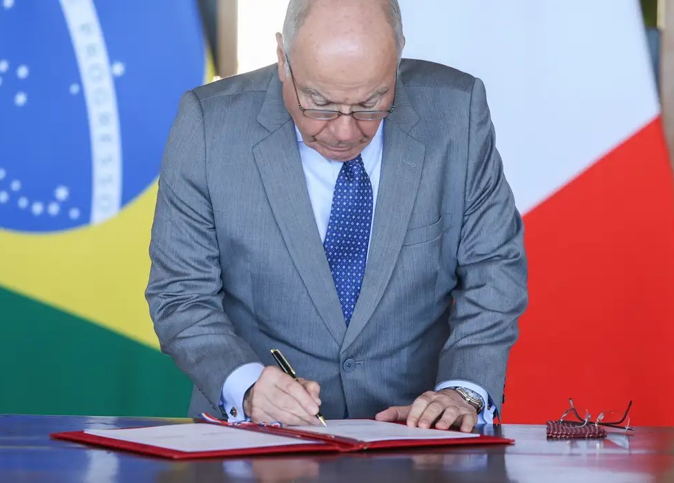Itamaraty alerta para risco de EUA usar força militar no Brasil