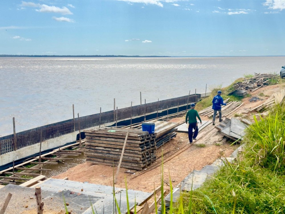 Obra do Muro de Arrimo atinge 85% de conclusão em Parintins