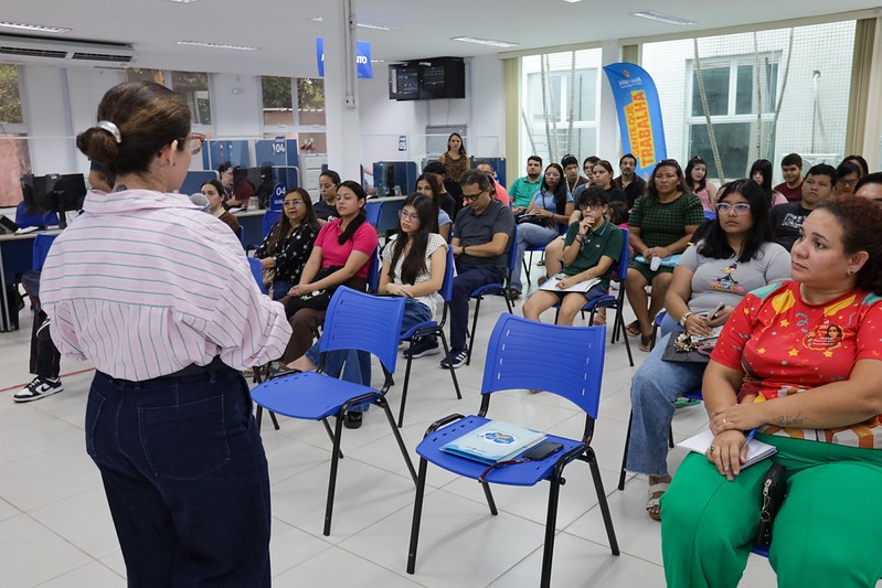 Jovens pensionistas recebem orientação e capacitação para o mercado de trabalho em ação da Prefeitura de Manaus