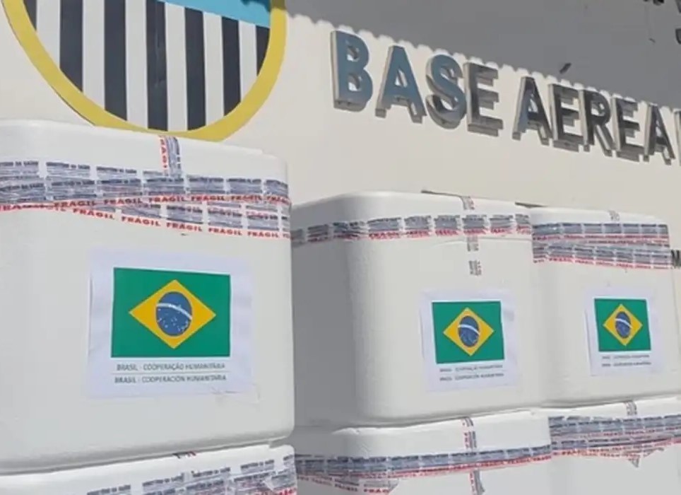 Brasil envia 690 mil doses de vacinas em ajuda à Venezuela