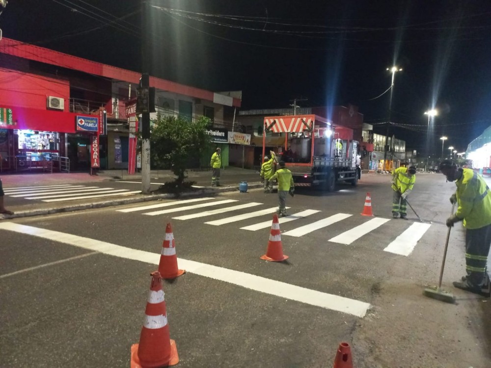 Prefeitura de Manaus reforça sinalização viária em vias de comércio na zona Leste da capital