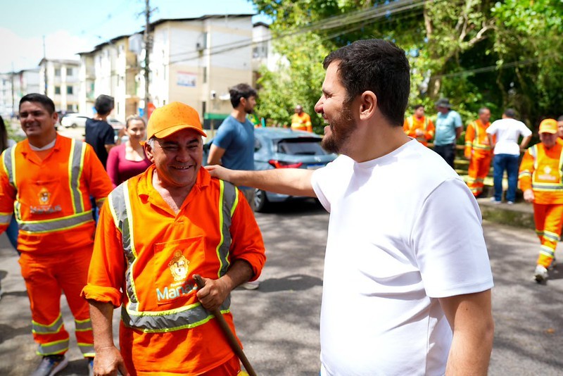 Renato Junior surpreende morador ao fiscalizar obra no domingo e recebe reconhecimento por recuperação de rua