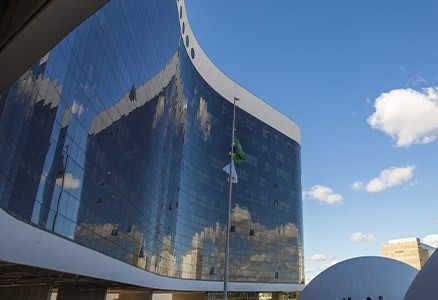TSE amplia cooperação com plataformas digitais para combater desinformação