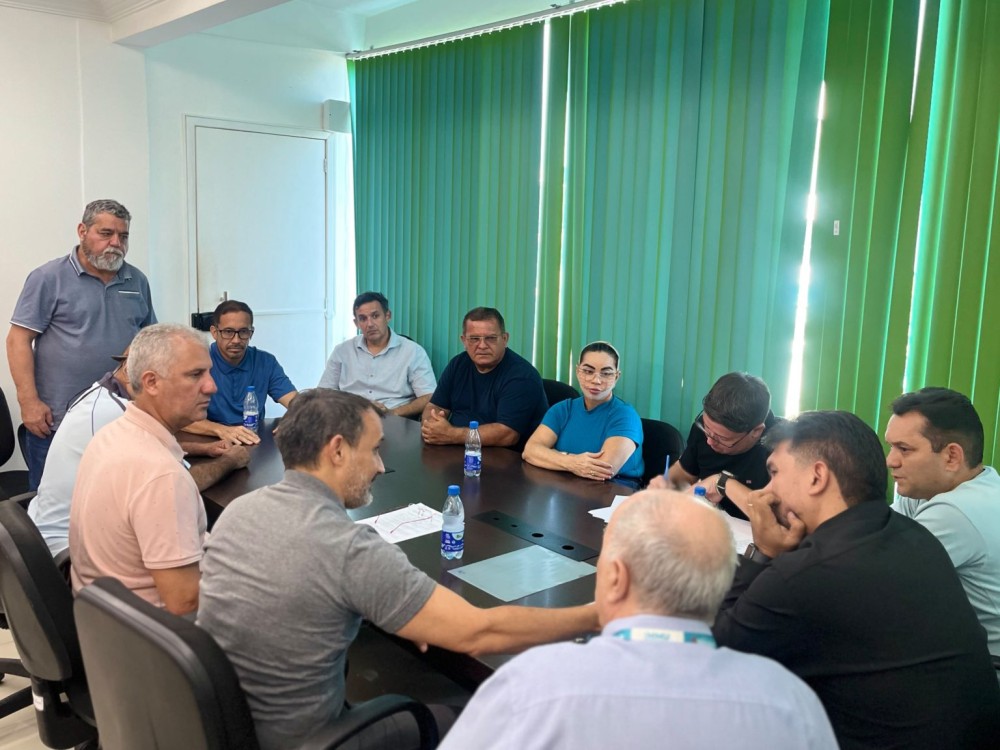 Prefeitura reúne cooperativas e reforça ações para modernizar o transporte complementar em Manaus