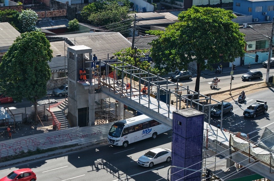 Prefeitura de Manaus conclui 65% das obras da passarela Santos Dumont