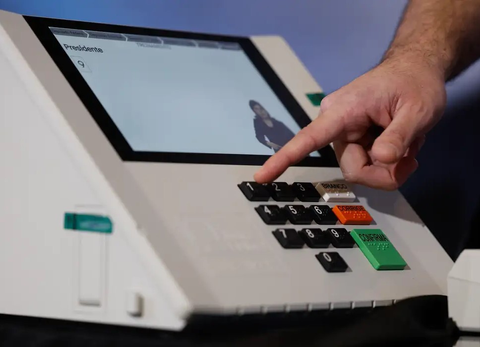 Assinatura digital e lacração impedem alteração em sistemas eleitorais