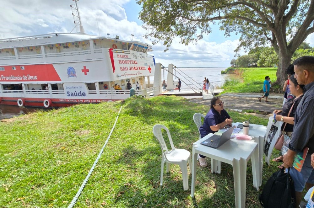 Saúde de Parintins convoca mulheres para retirada de exames de mamografia realizados no Barco Hospital João XXIII
