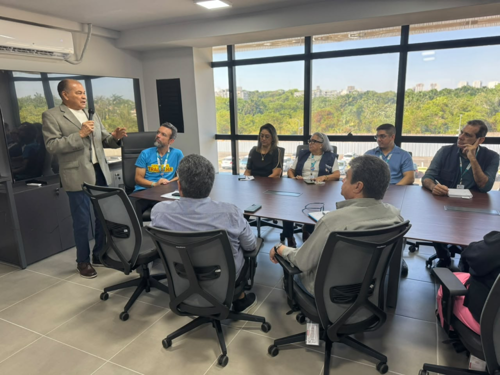 Ouvidoria-Geral reforça papel da escuta cidadã em encontro com equipe do Implurb