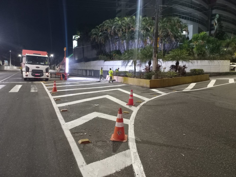 Prefeitura avança com revitalização de sinalização nas zonas Oeste e Centro-Sul