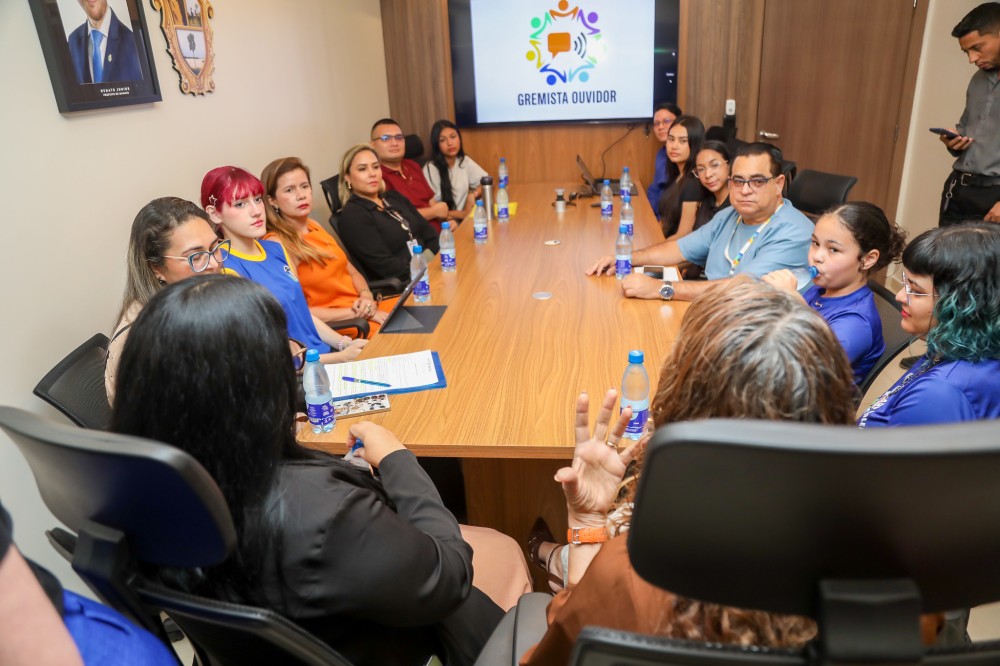 Estudantes da Prefeitura de Manaus apresentam conquistas na ação ‘Grêmio no Gabinete’
