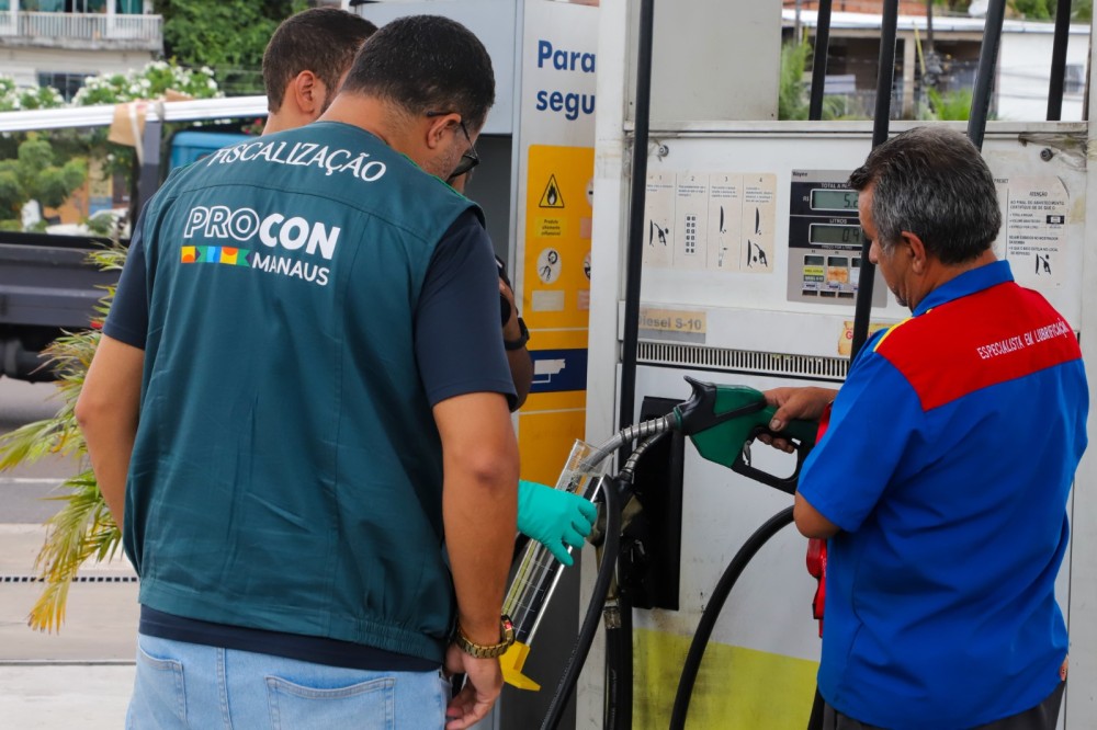 Pesquisa do Procon Manaus aponta redução de R$ 0,70 no menor preço da gasolina comum