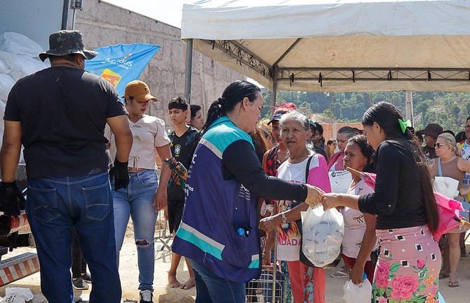 Prefeitura de Manaus distribui 57 mil peixes do programa ‘Jaraqui da Gente’