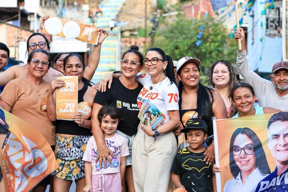 Dra. Shádia percorre ruas do São Francisco e reforça compromisso de levar propostas de porta em porta