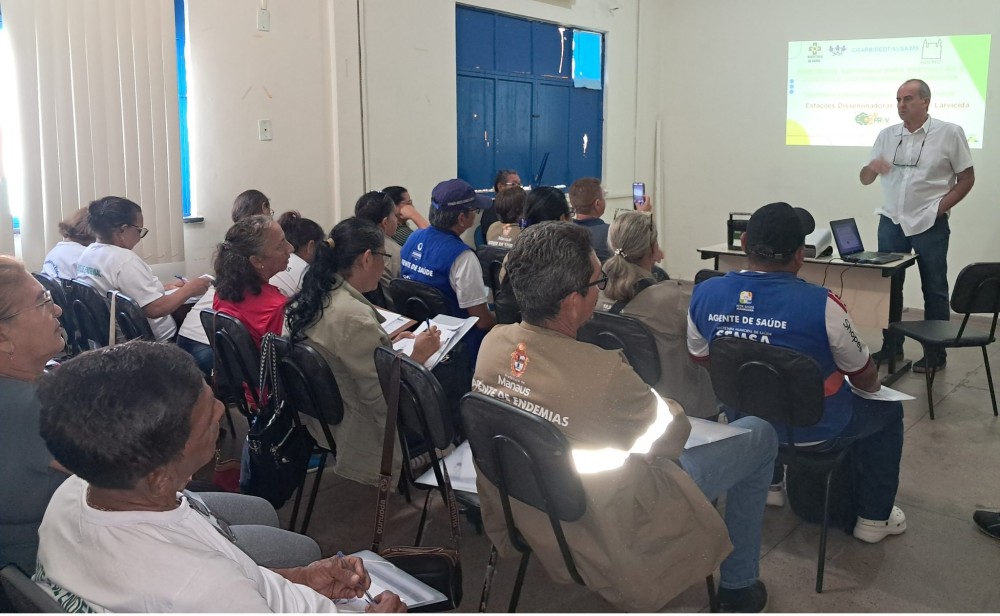 Prefeitura de Manaus promove capacitação para o uso de estações disseminadoras de larvicida no combate ao Aedes
