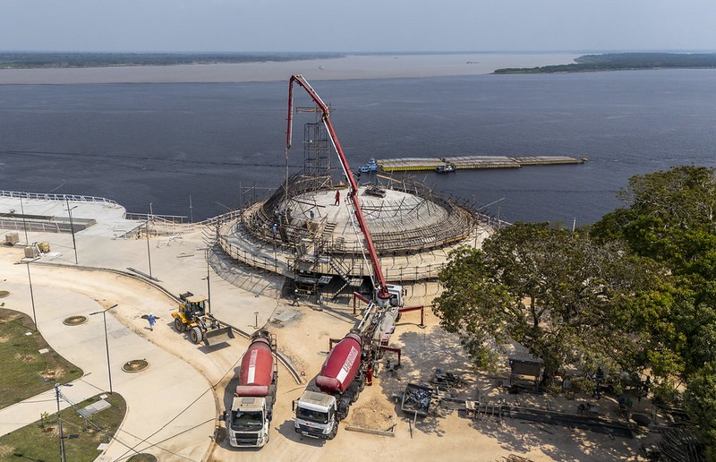 Obra de Oscar Niemeyer avança com início de concretagem de estruturas que simbolizam os rios Negro e Solimões