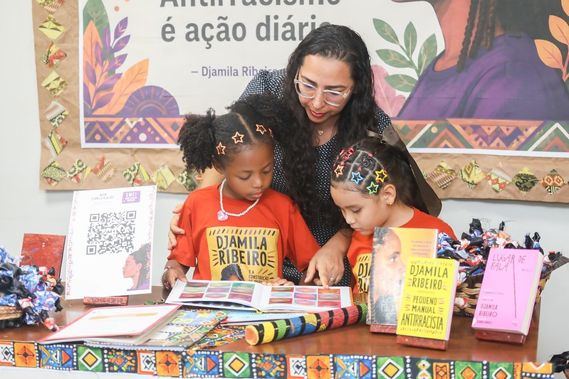 Exposição ‘Ciência Delas’ apresenta projetos de estudantes da rede municipal de educação