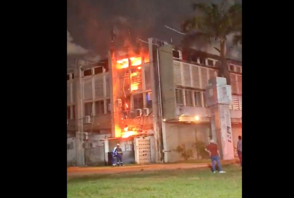 PF vai investigar incêndio na Universidade Federal de Pernambuco