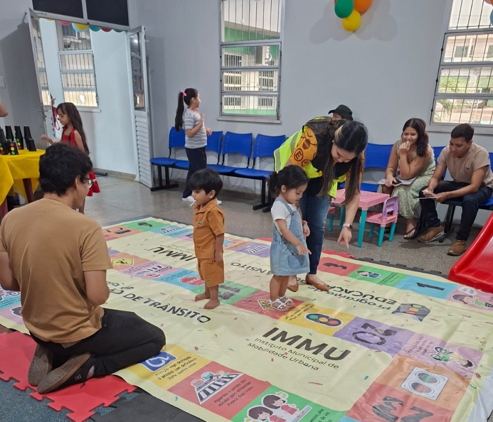 Prefeitura de Manaus orienta crianças sobre segurança no trânsito