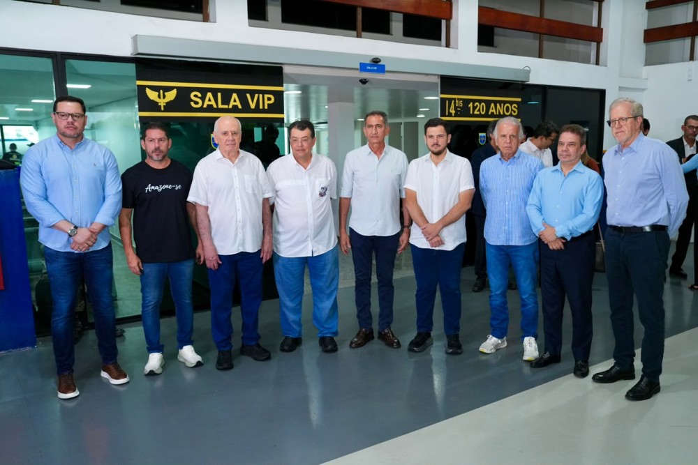 Prefeito Renato Junior e senador Eduardo Braga recebem ministros e governo federal amplia para 16 as aeronaves de combate às queimadas