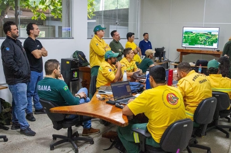 Ibama instala base de comando e monitoramento para reforçar combate aos incêndios florestais no Amazonas
